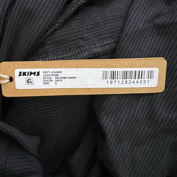 SKIMS Soft Lounge Long Robe - Picture 6 of 11